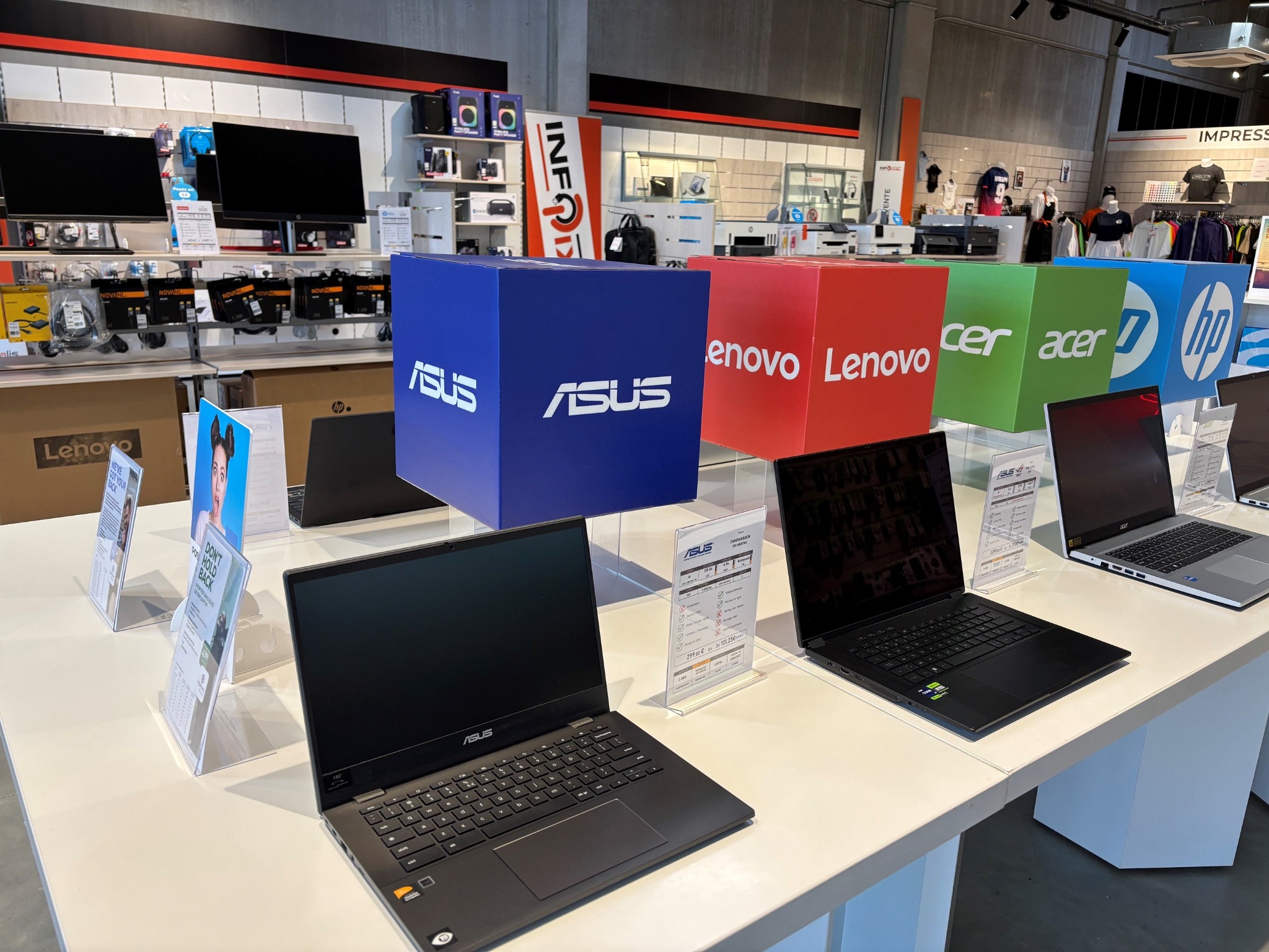 Ordinateurs et matériel informatique présentés chez Infopixel